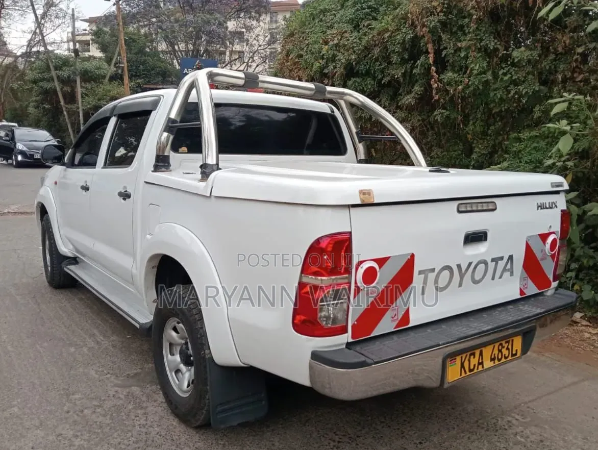 Toyota Hilux 2015 White