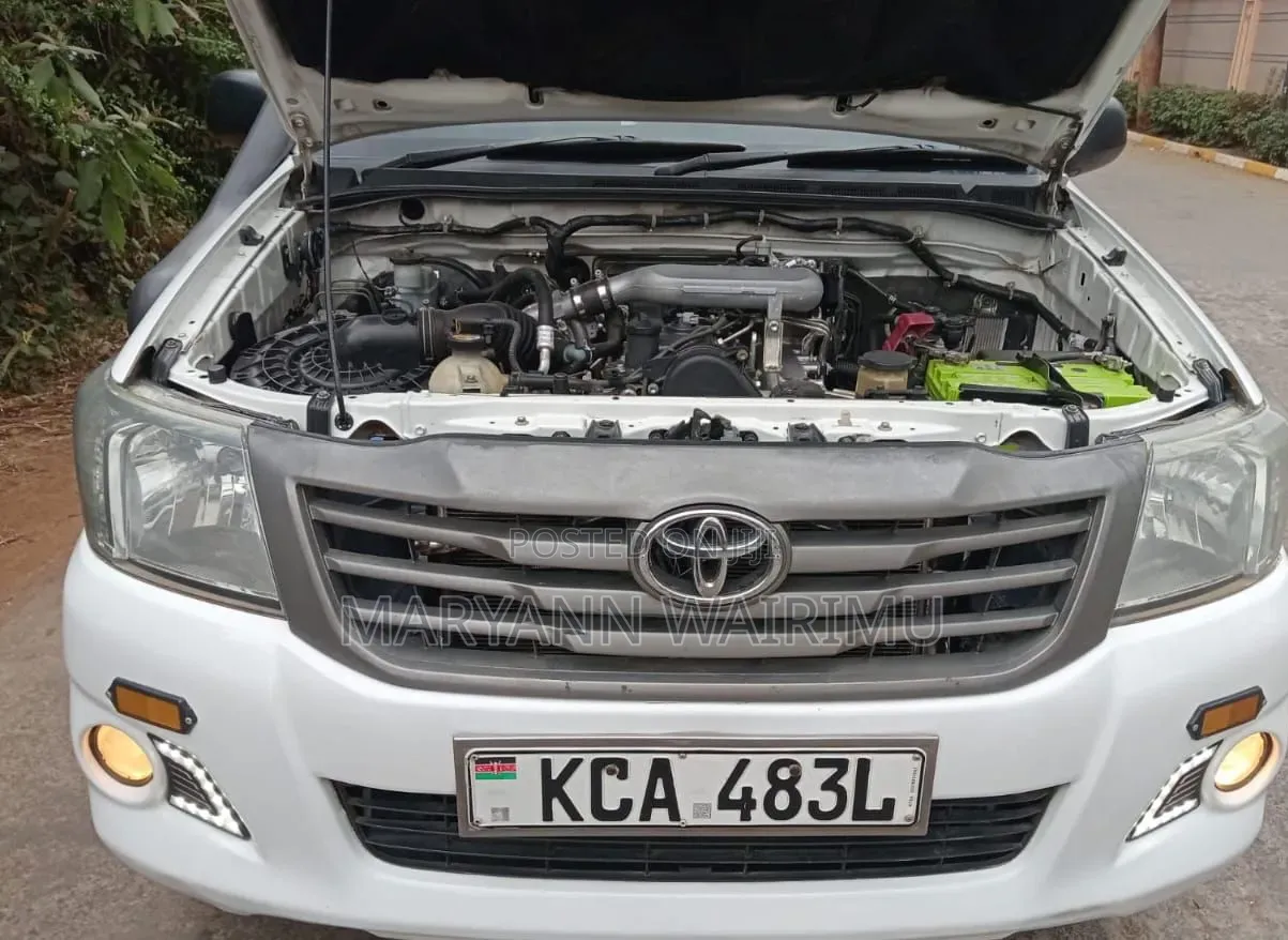 Toyota Hilux 2015 White