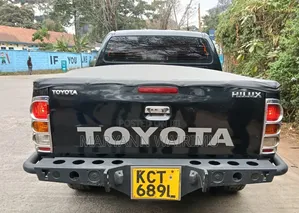 Toyota Hilux 2011 Black