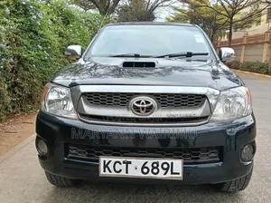 Toyota Hilux 2011 Black