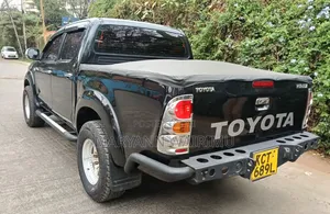 Toyota Hilux 2011 Black