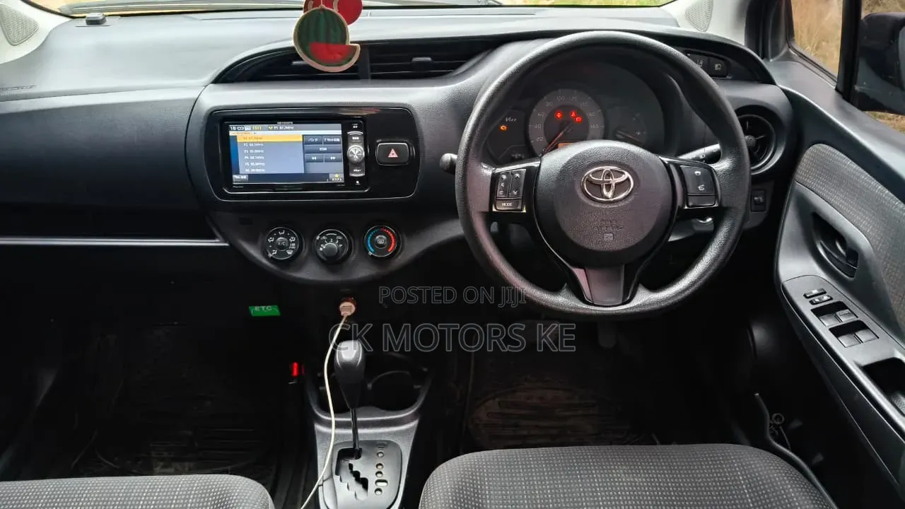 Toyota Vitz 1.0 FWD 5dr 2019 Gray