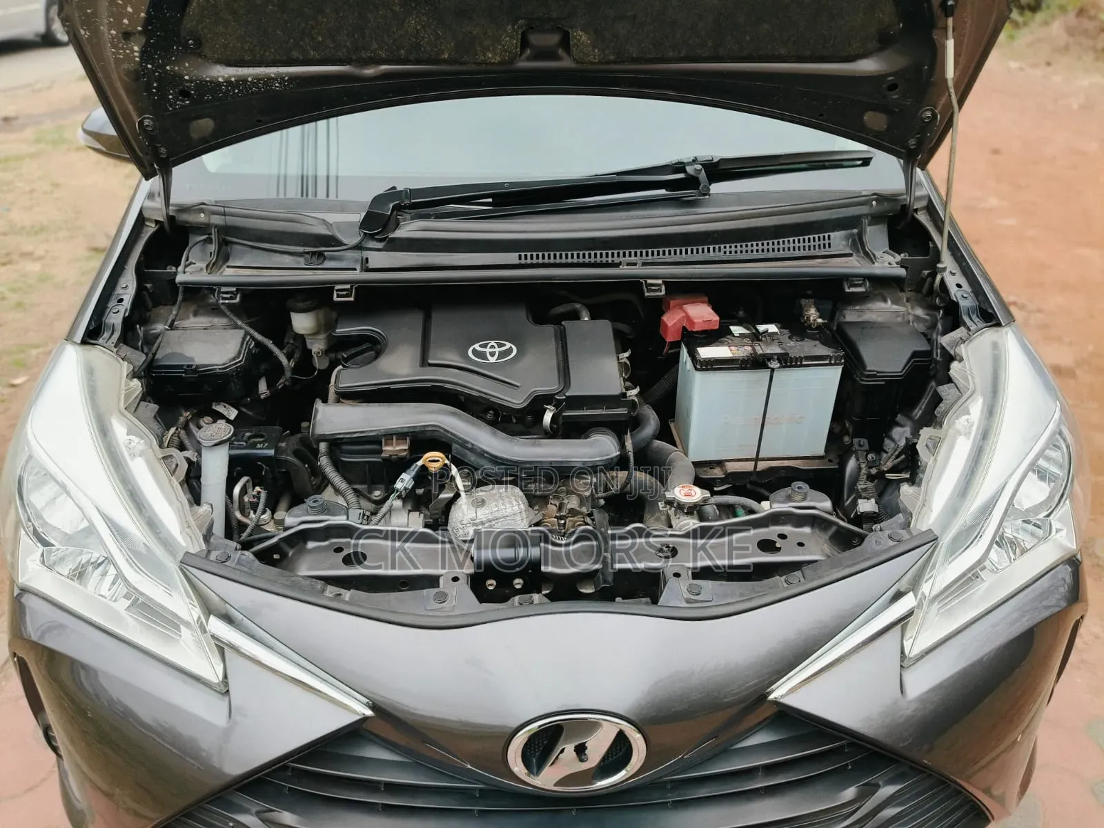 Toyota Vitz 1.0 FWD 5dr 2019 Gray