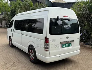 Toyota HiAce 2019 White