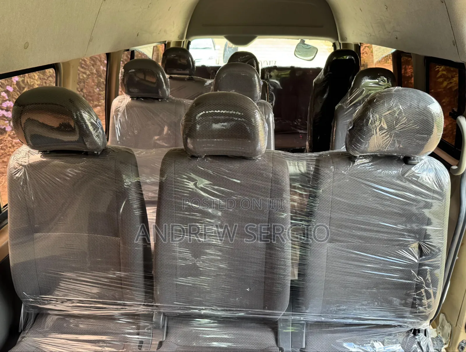 Toyota HiAce 2019 White
