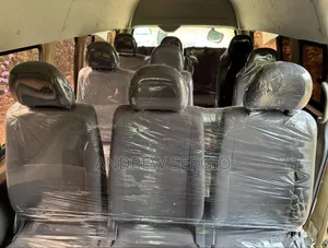 Toyota HiAce 2019 White