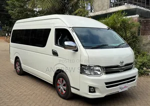 Toyota HiAce 2019 White