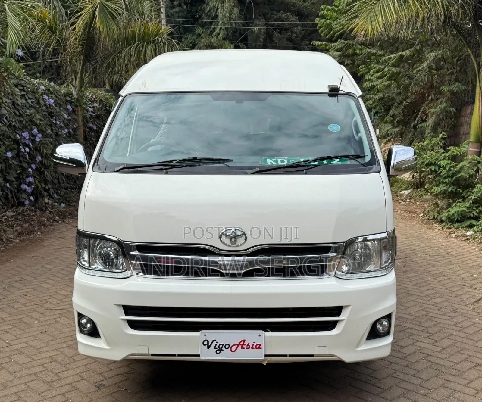 Toyota HiAce 2019 White