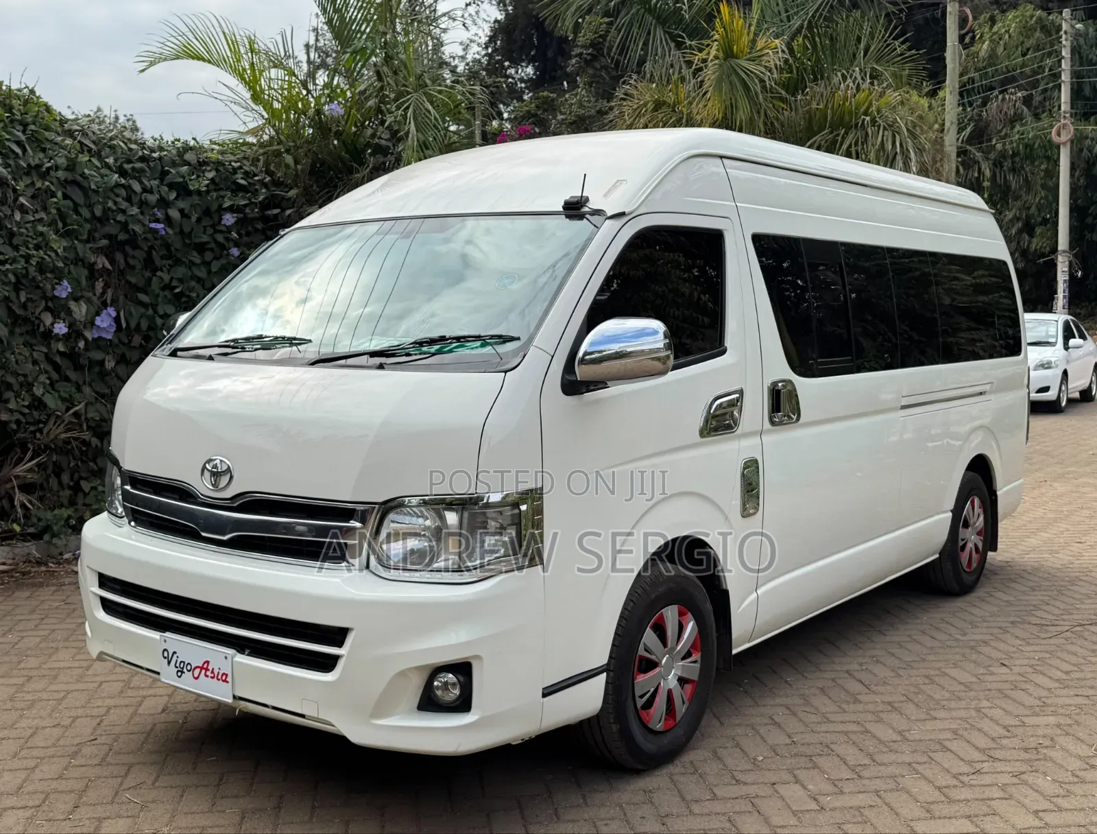 Toyota HiAce 2019 White