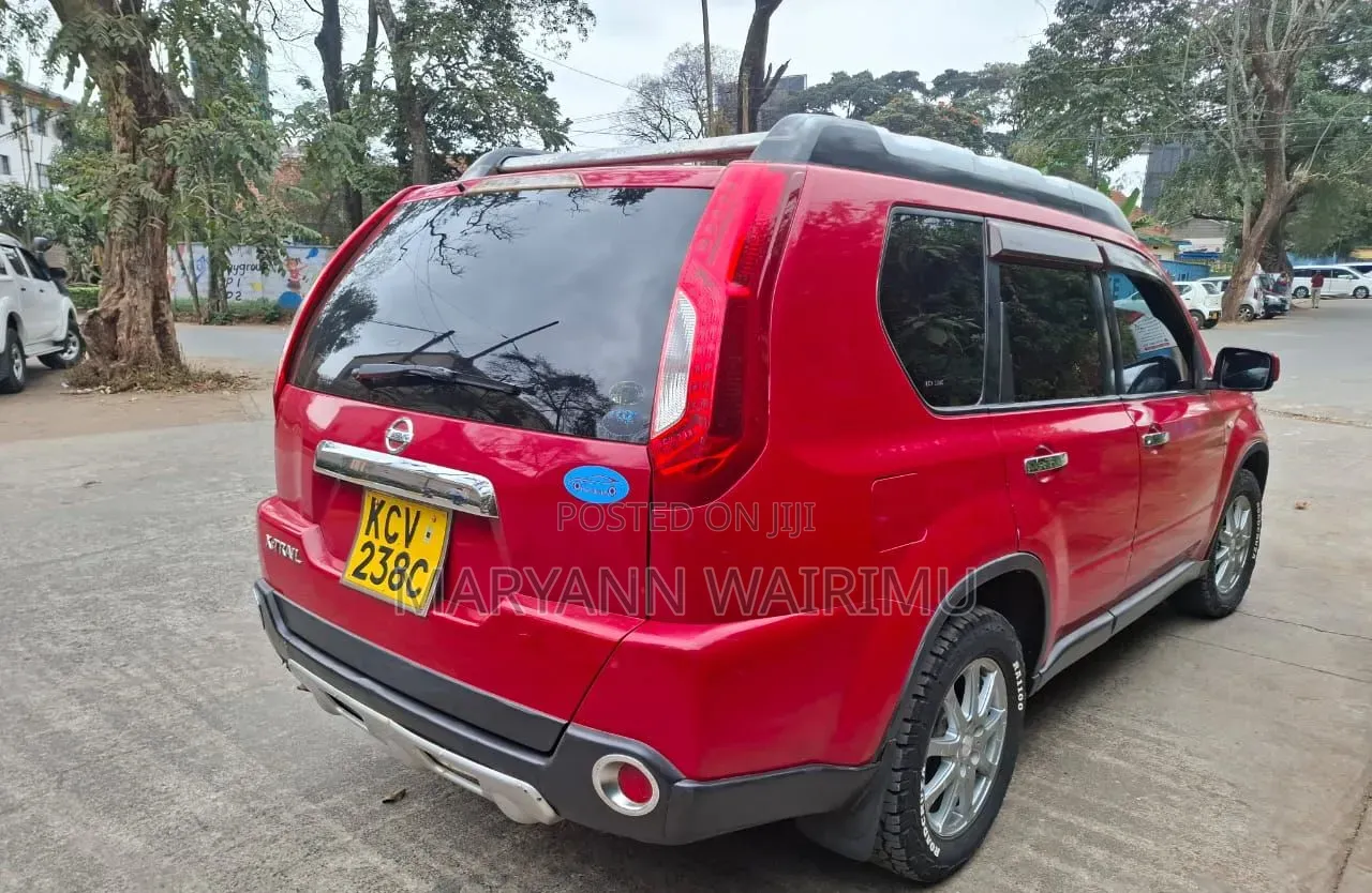 Nissan X-Trail 2.0 Petrol XE 2012 Red