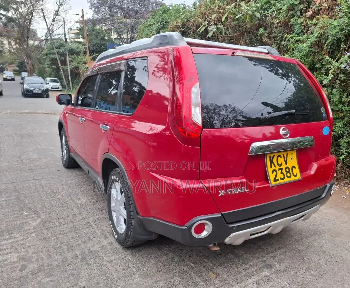 Nissan X-Trail 2.0 Petrol XE 2012 Red