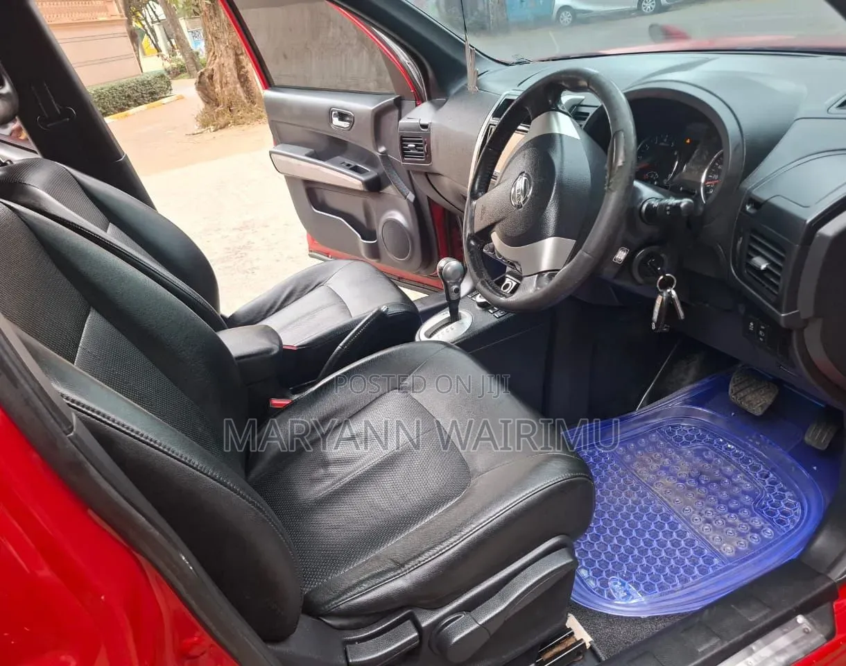 Nissan X-Trail 2.0 Petrol XE 2012 Red