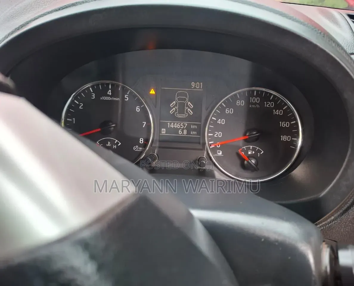 Nissan X-Trail 2.0 Petrol XE 2012 Red