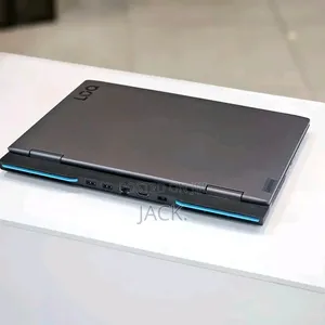 Laptop Lenovo LOQ 15IRH8 24GB Intel Core i7 SSD 512GB