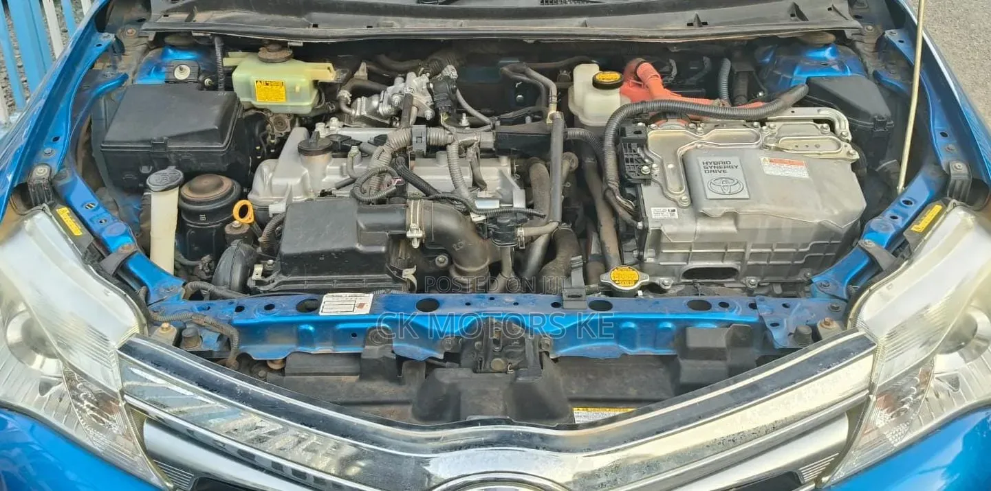 Toyota Corolla Fielder 1.5 Hybrid FWD 2014 Blue