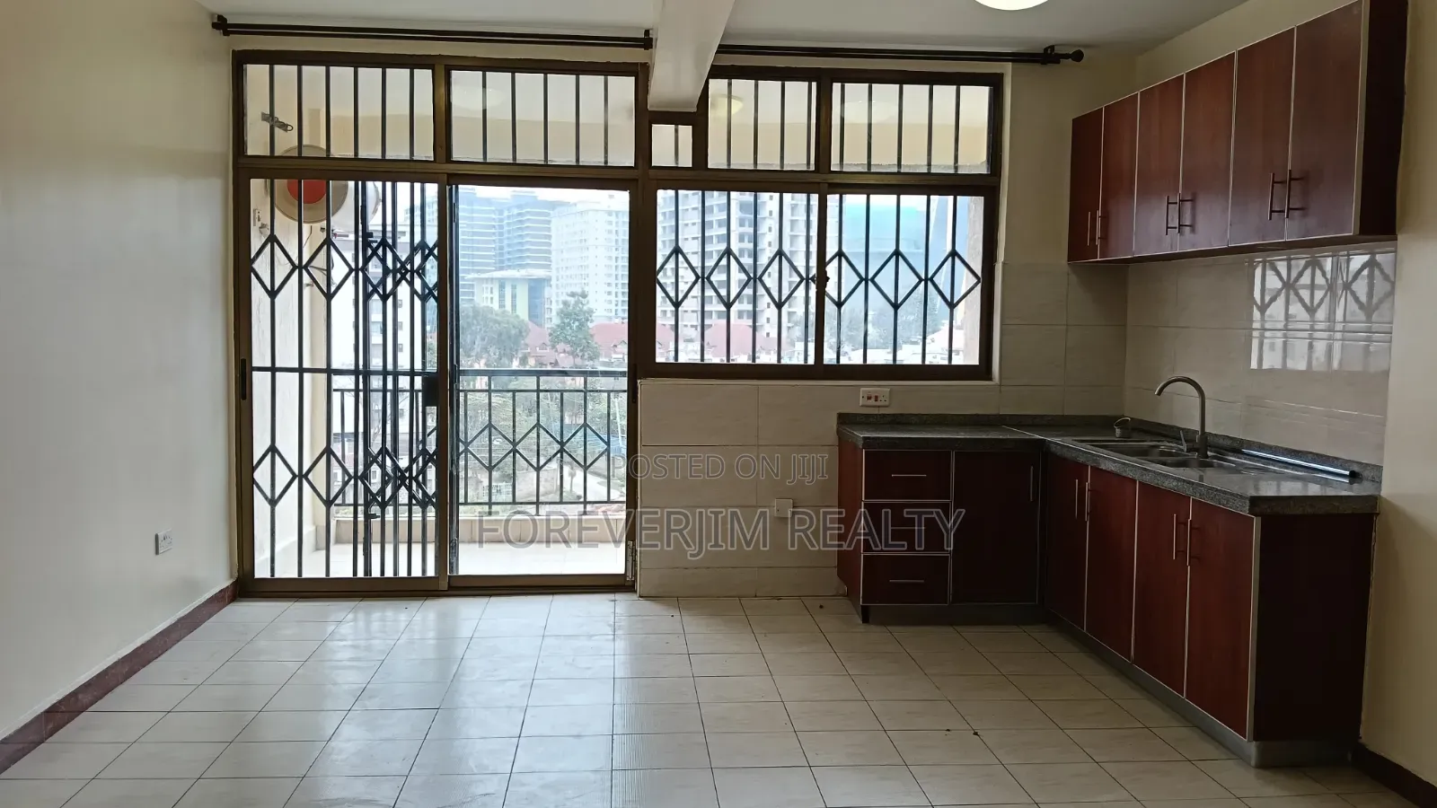 3bdrm Apartment in Dennis Pritt Road, Hurlingham for rent