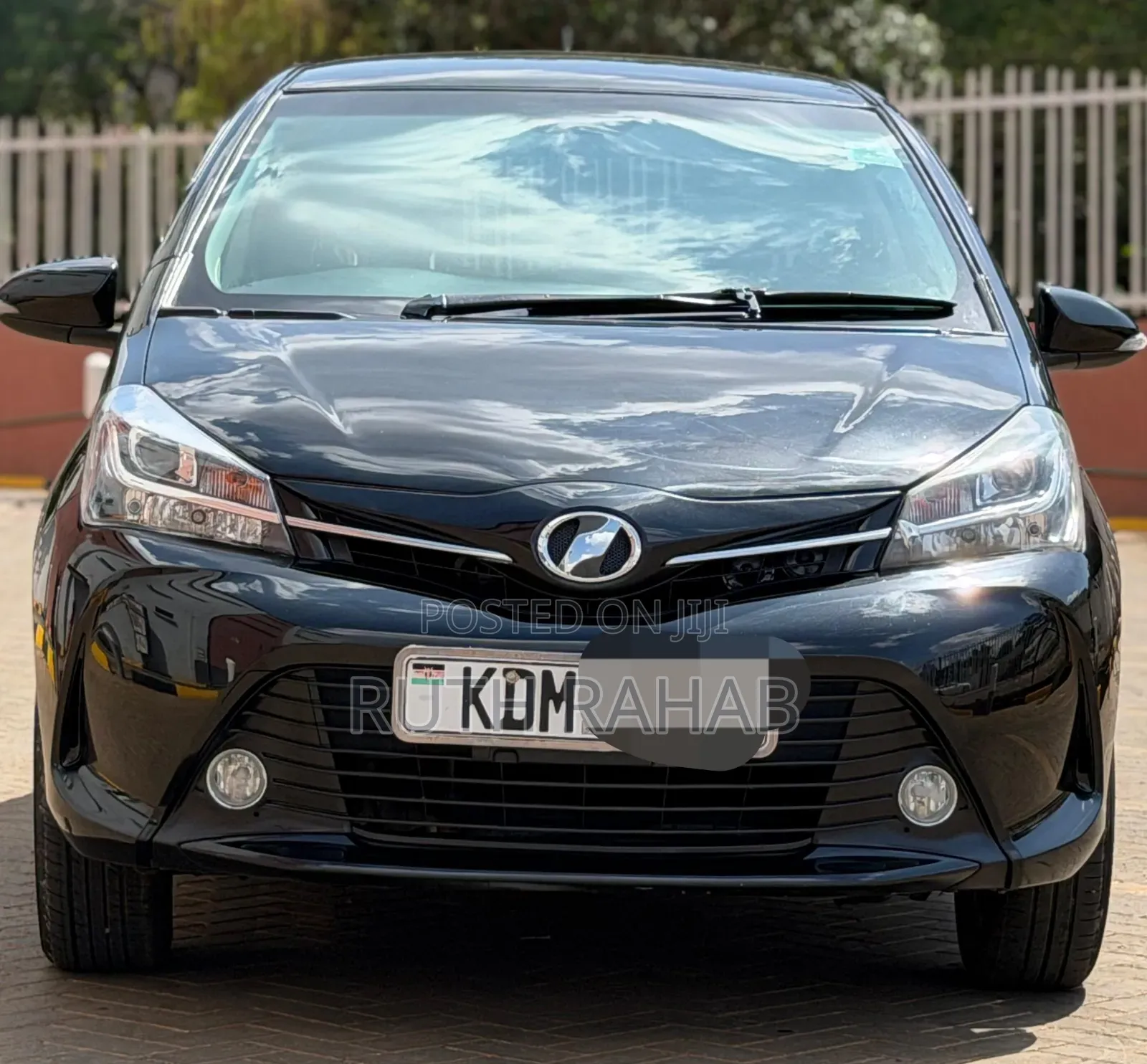 Toyota Vitz 2013 Black
