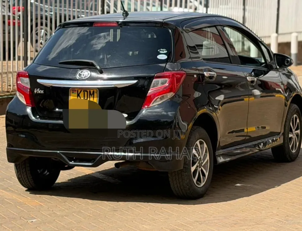 Toyota Vitz 2013 Black