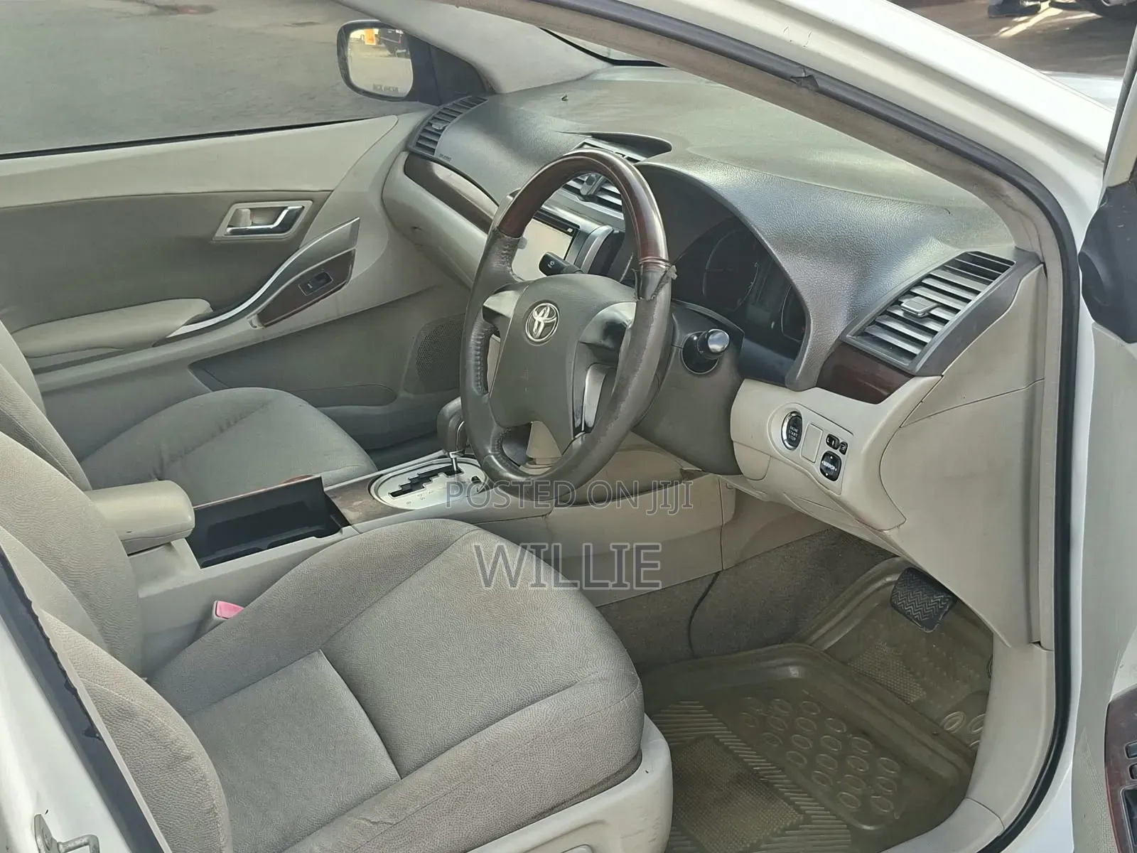 Toyota Premio 2013 White