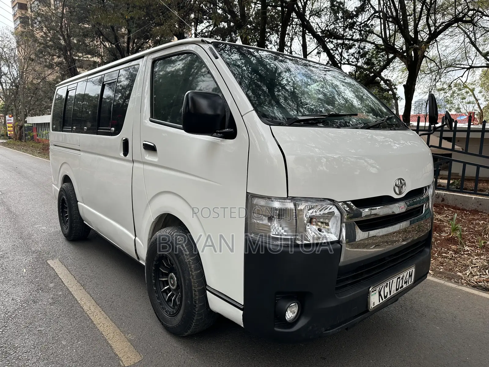 Toyota HiAce 2012 White
