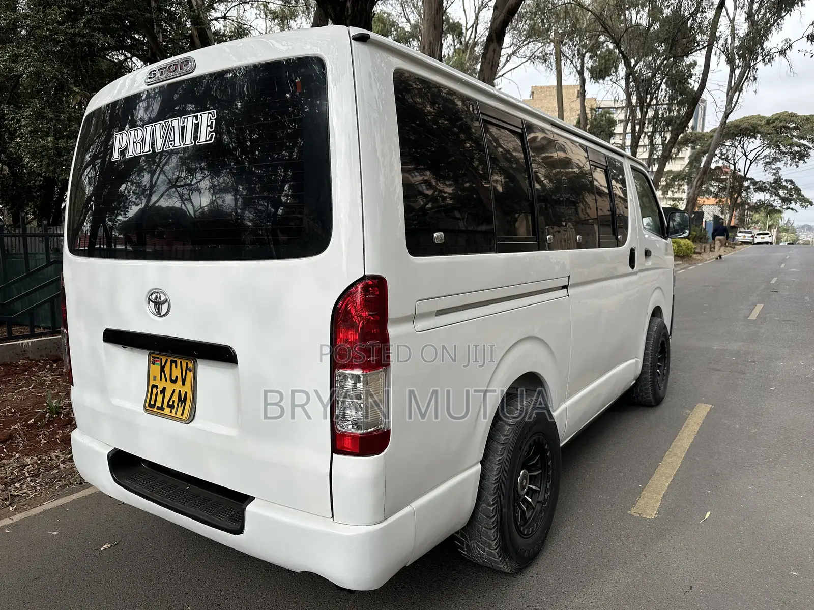 Toyota HiAce 2012 White