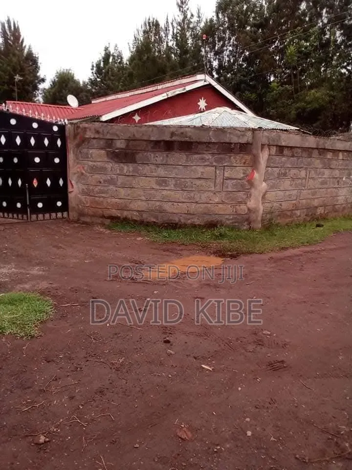 3bdrm Block of Flats in Umoja, Egerton Area for sale