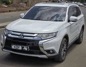 Mitsubishi Outlander 2016 White