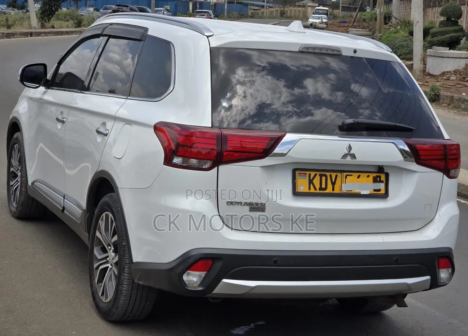 Mitsubishi Outlander 2016 White