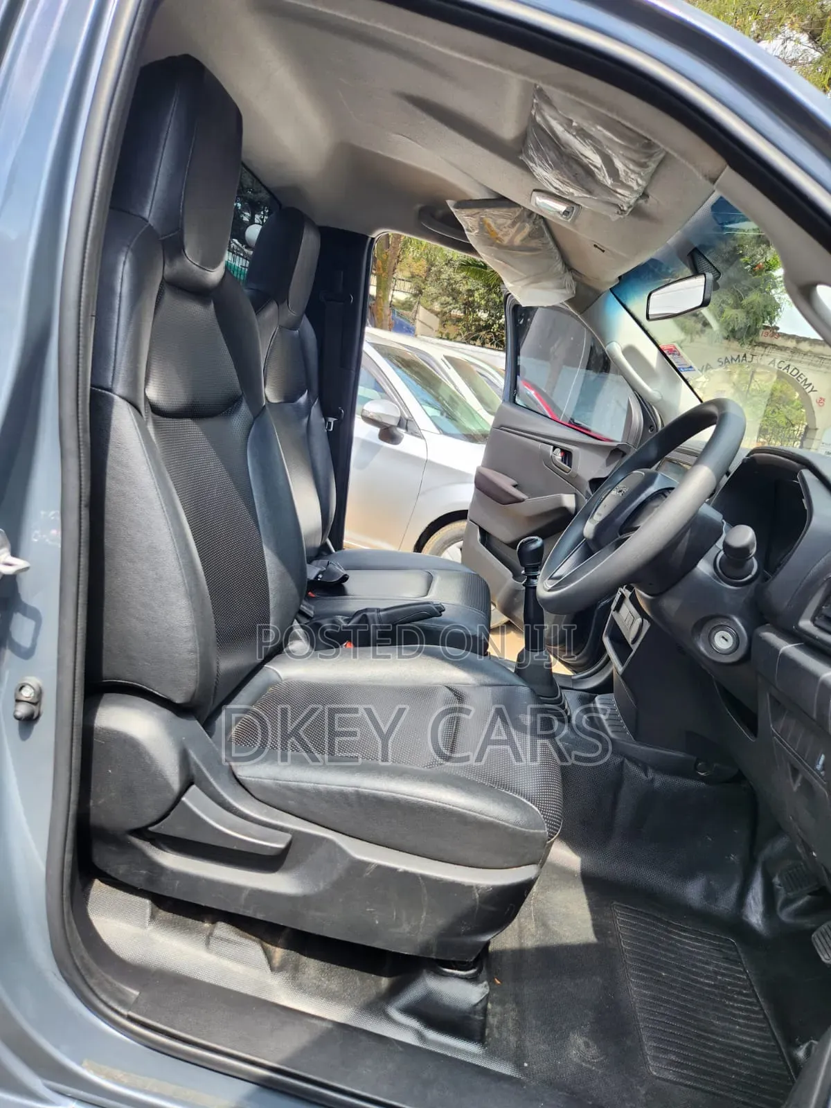 Isuzu D-MAX 2025 Gray