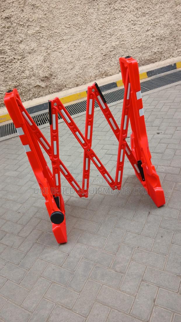 Expandable Red Safety Barricade