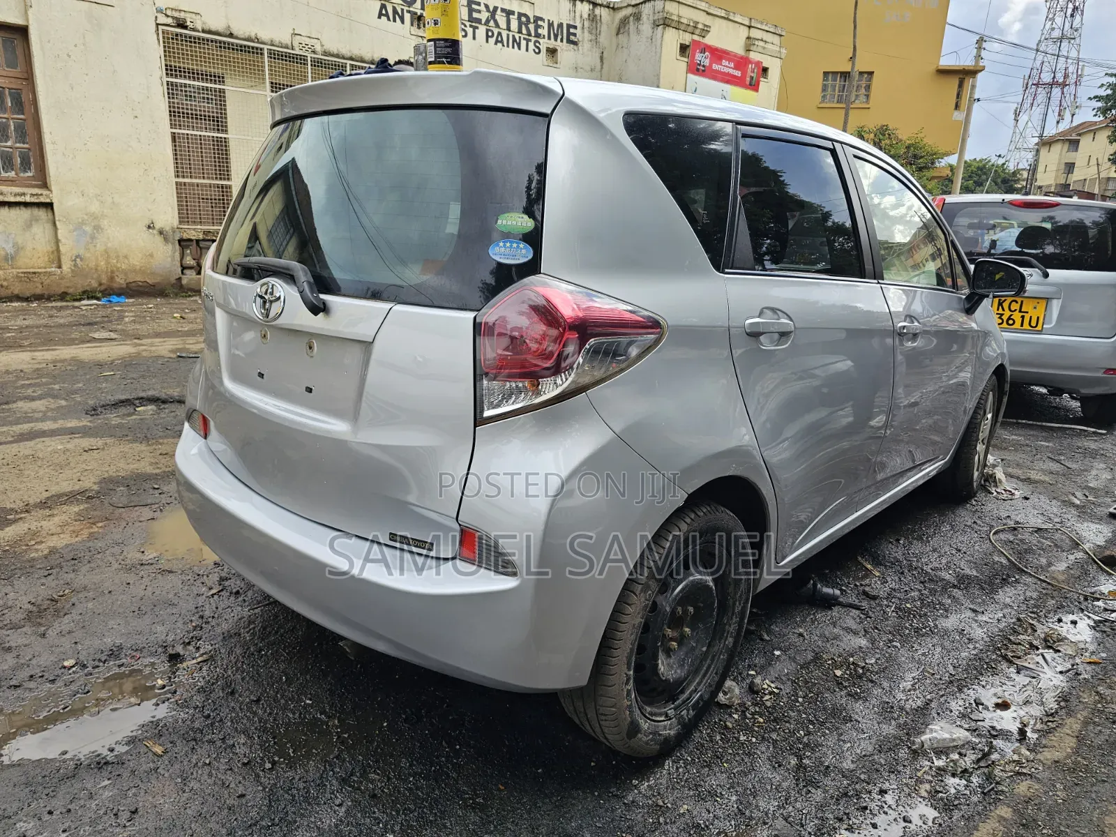 Toyota Ractis 1.3 FWD 2014 Silver