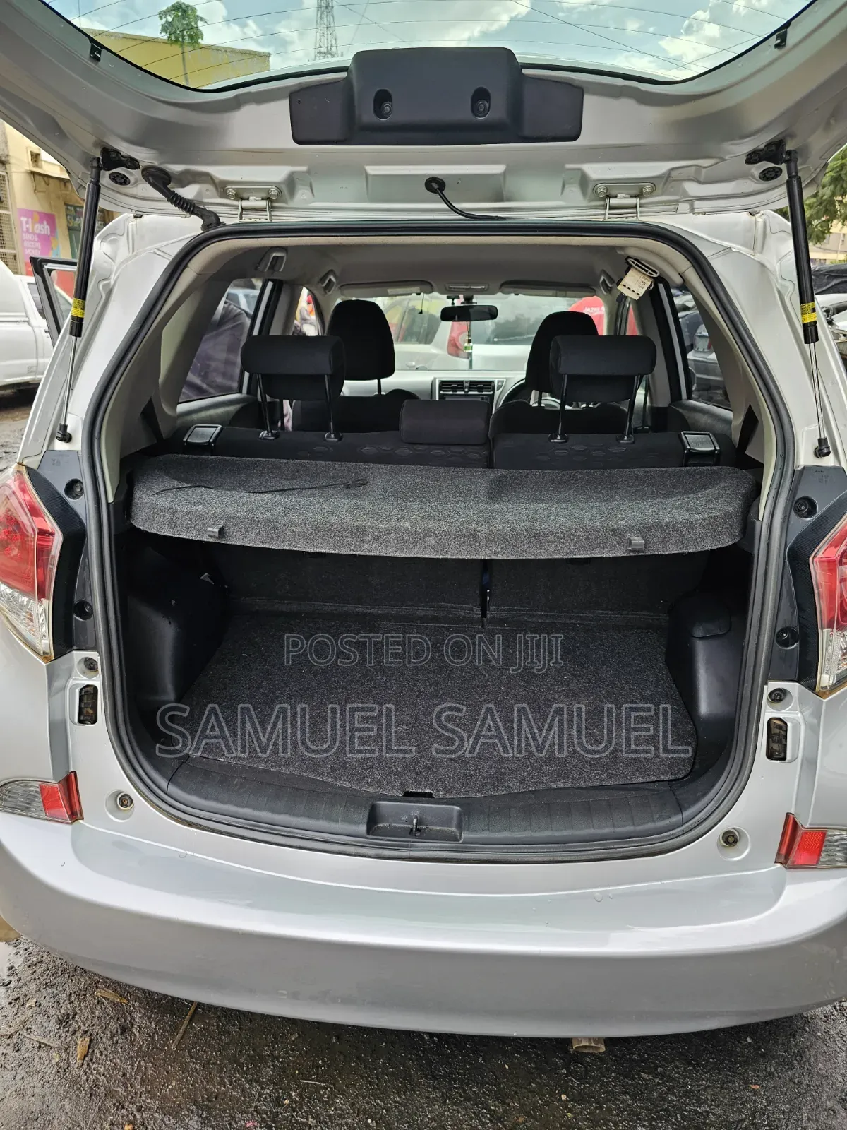 Toyota Ractis 1.3 FWD 2014 Silver