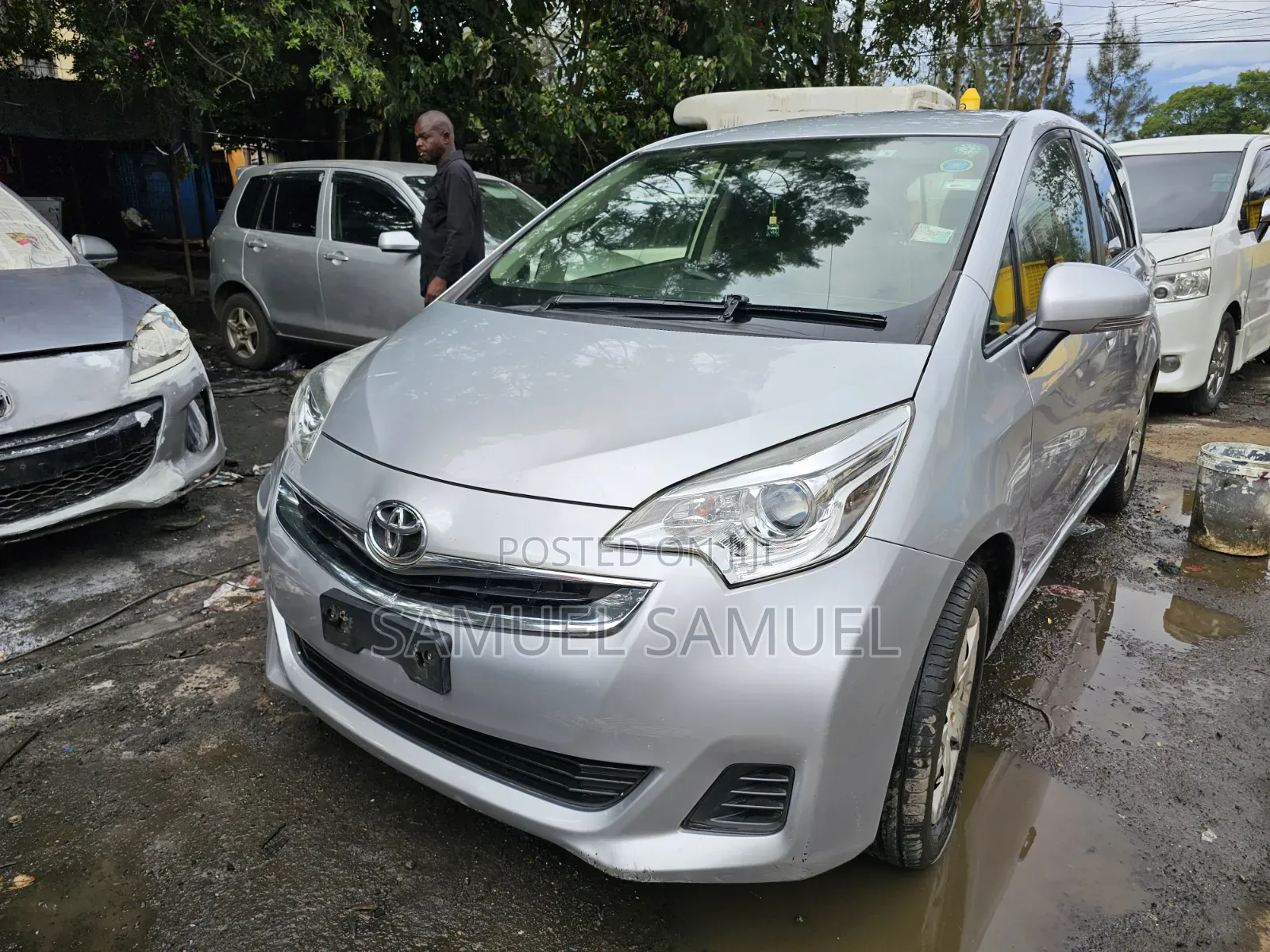 Toyota Ractis 1.3 FWD 2014 Silver