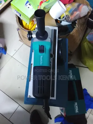 Makita 4" Angle Grinder 