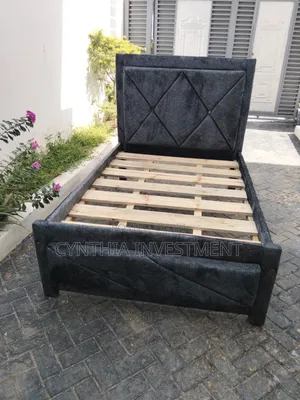 Gray 4 by 6 Mocket Bed