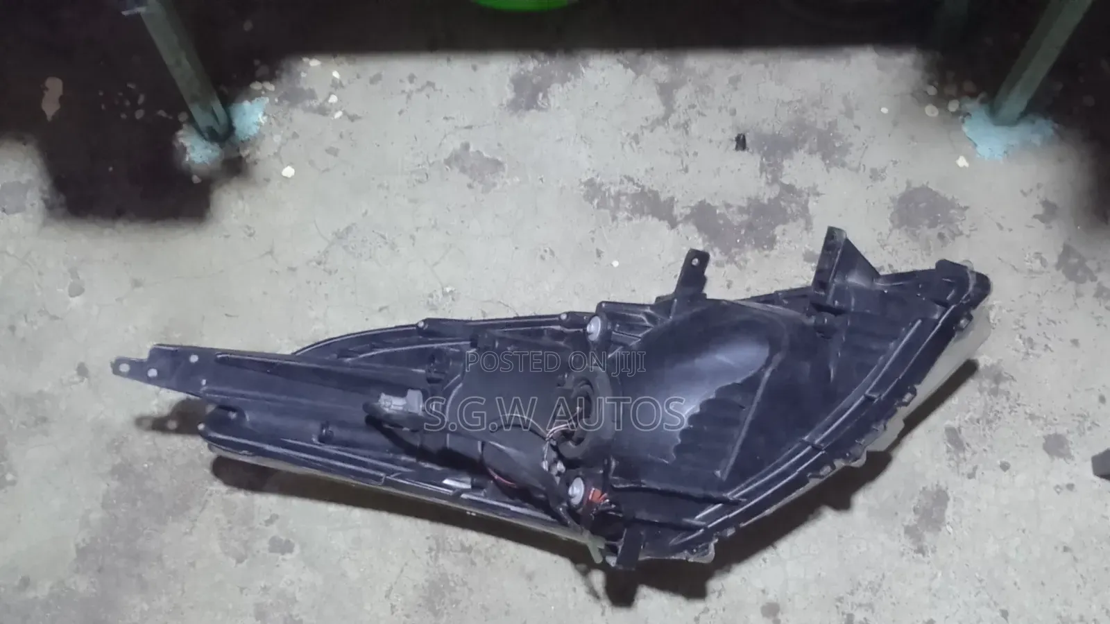 Suzuki Swift Headlight (2010)