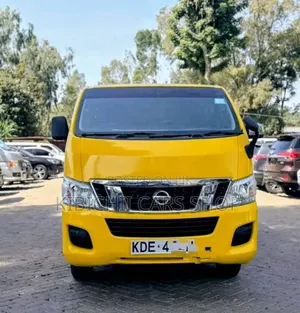 Nissan Caravan (Urvan) 2013 Yellow