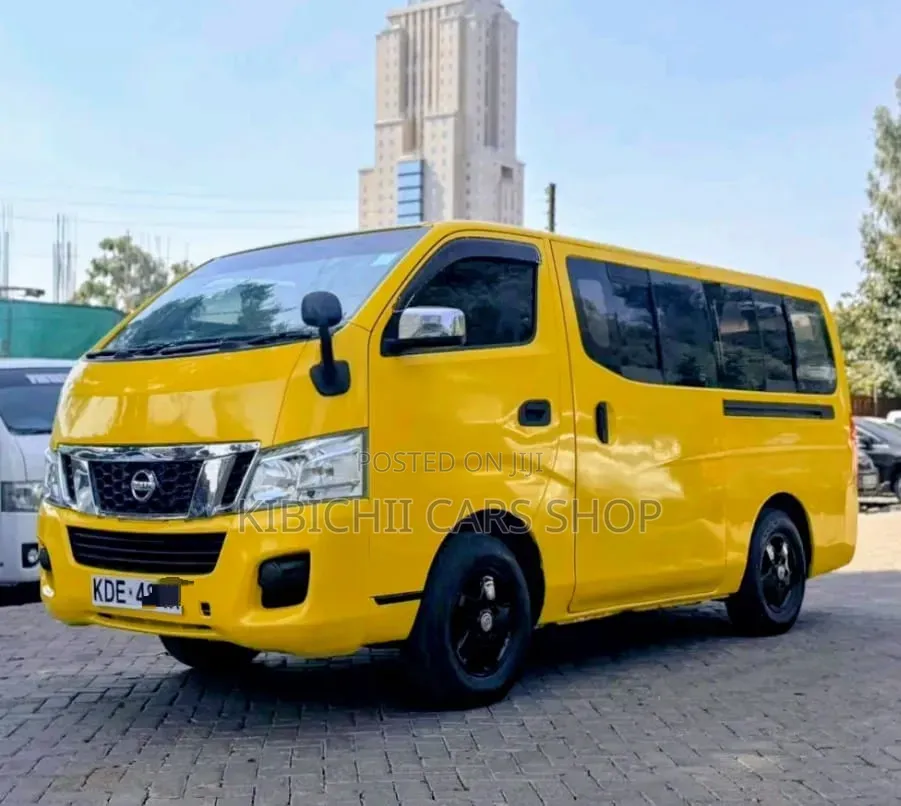 Nissan Caravan (Urvan) 2013 Yellow