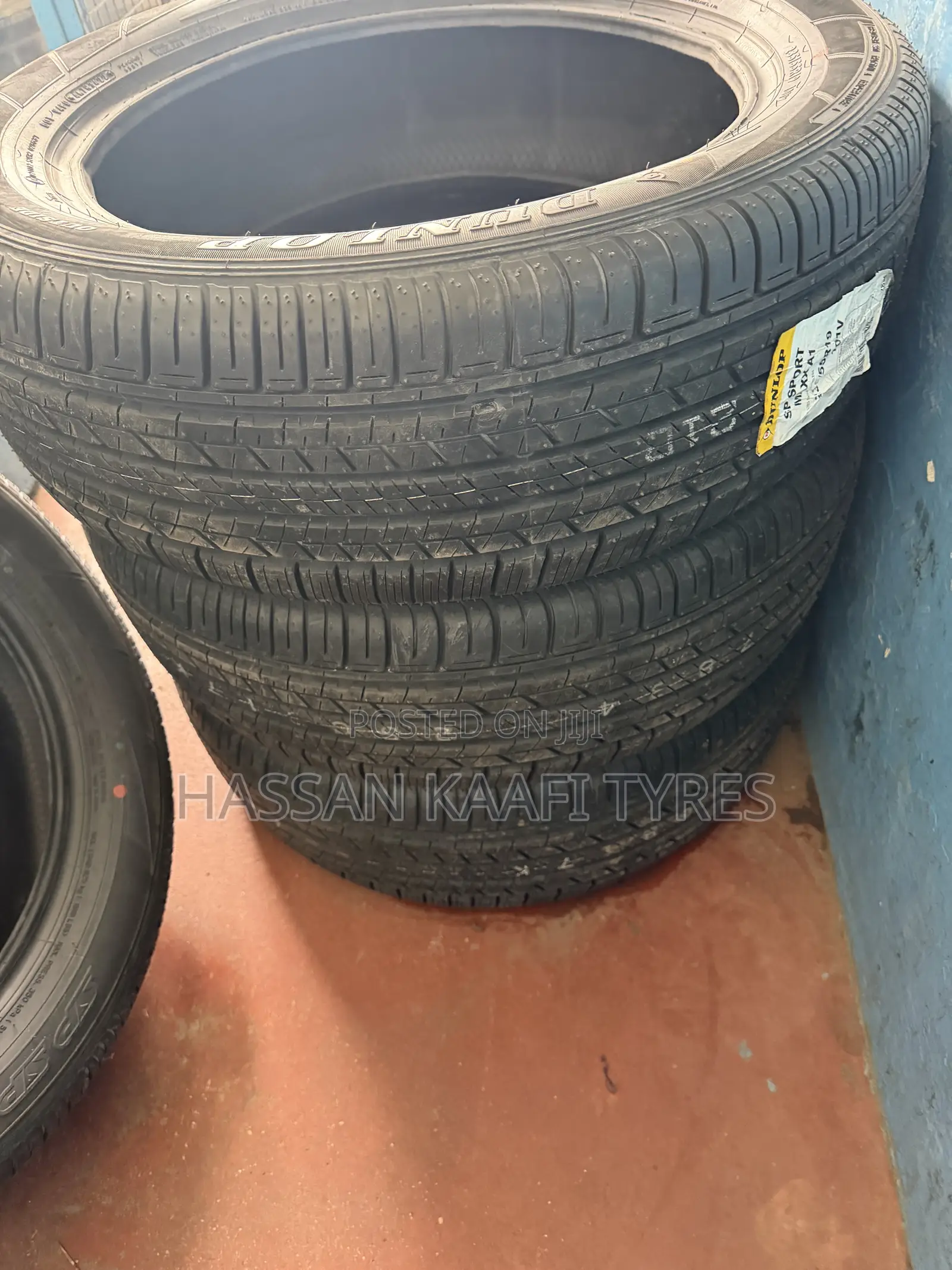 235/55r19 Dunlop Tyre