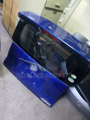 Daihatsu Move Tailgate