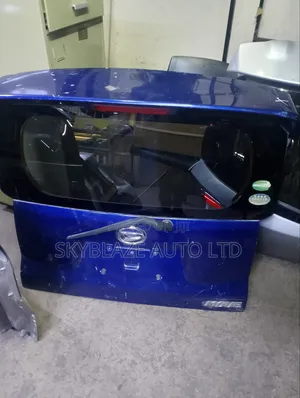 Daihatsu Move Tailgate