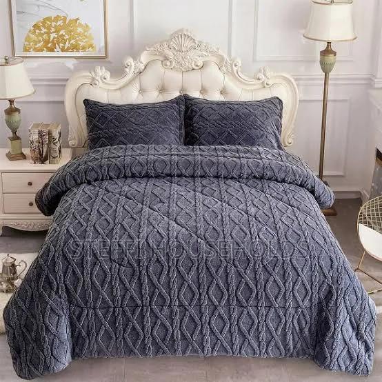 Winter Woolen Duvet - thumbnail 5