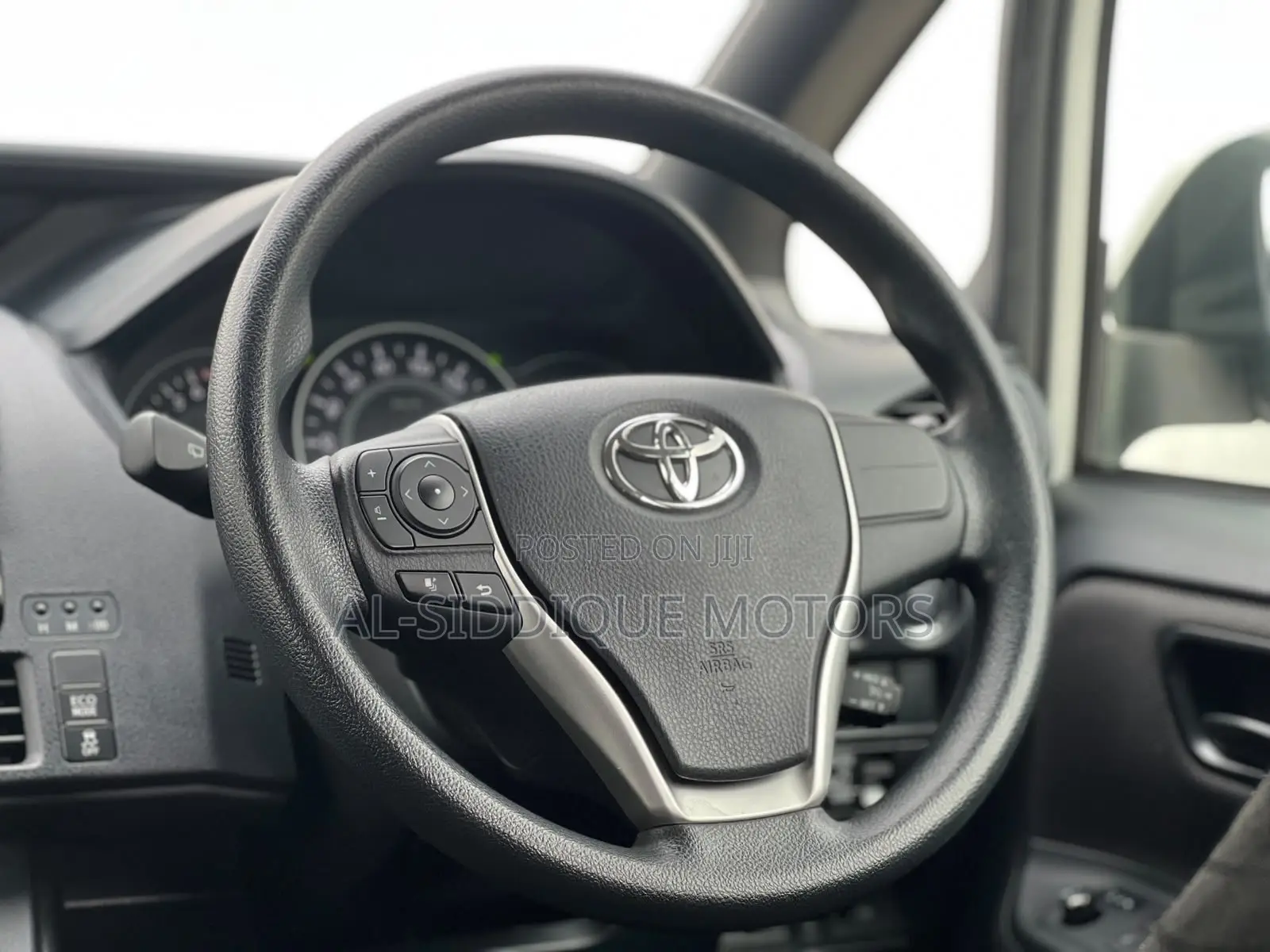 Toyota Noah 2019 White