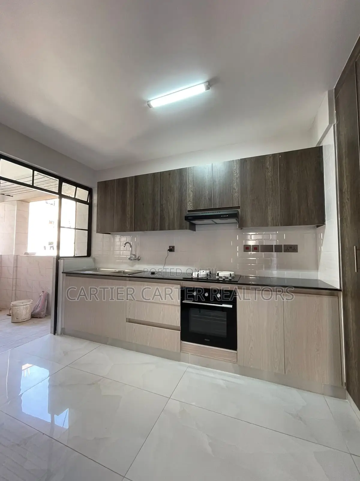 3bdrm Apartment in Gateway Mall Area for rent
