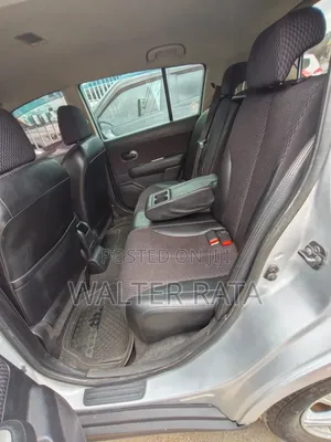 Nissan Tiida 2010 Silver