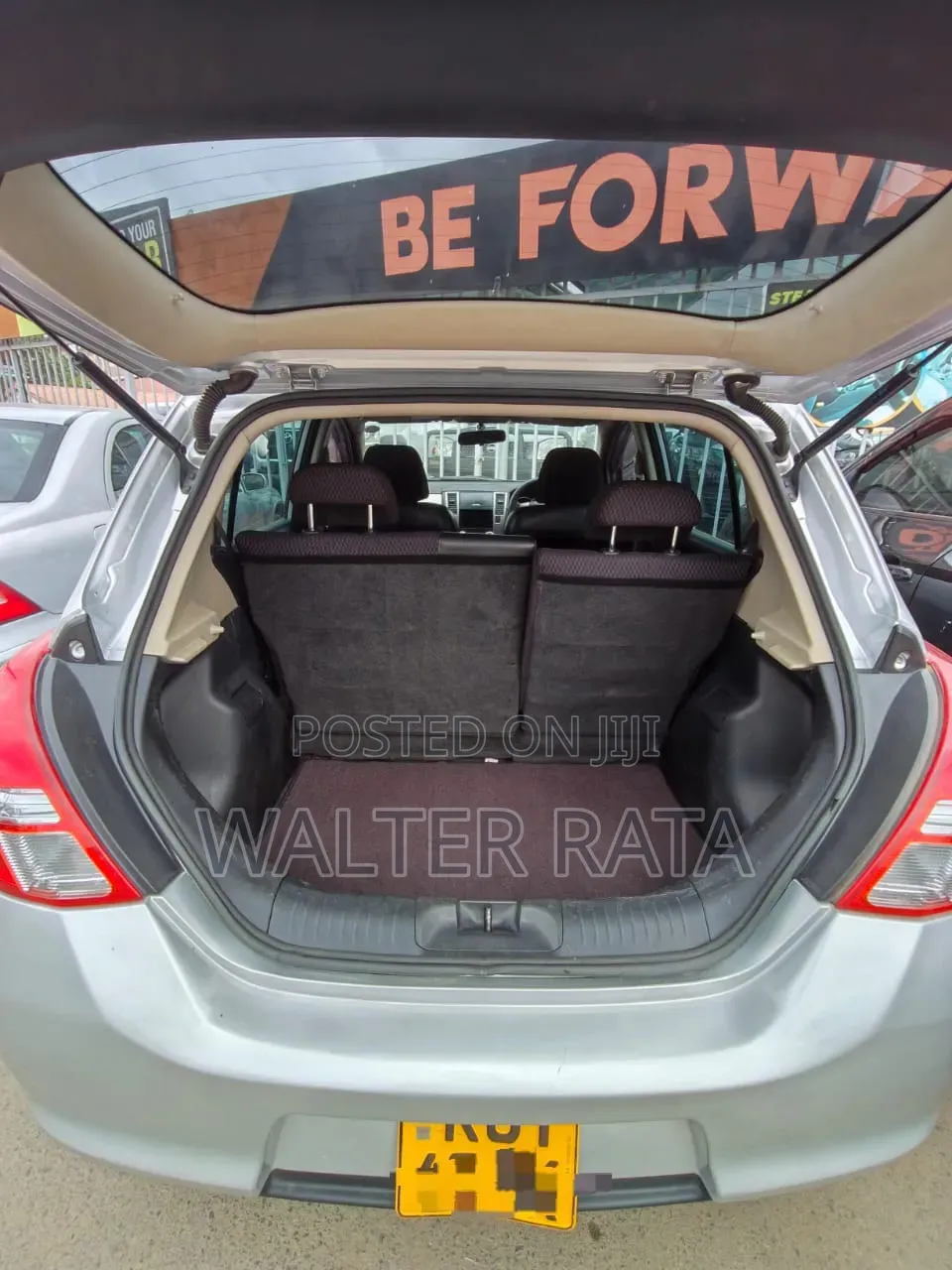 Nissan Tiida 2010 Silver