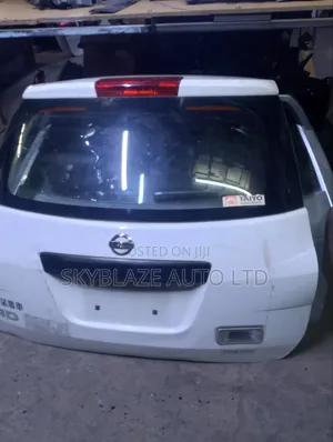 Nissan AD Tailgate