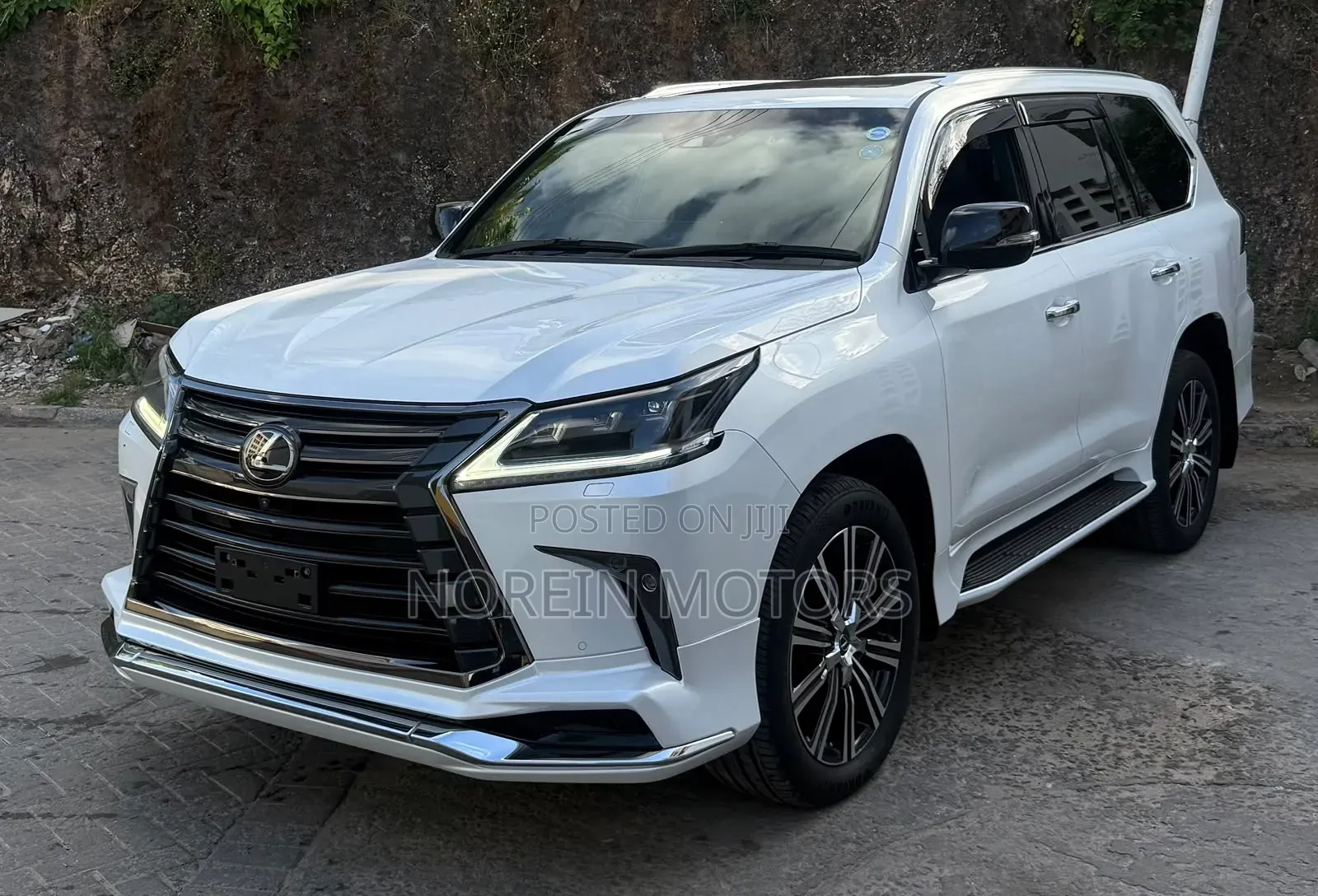 Lexus LX 2021 White