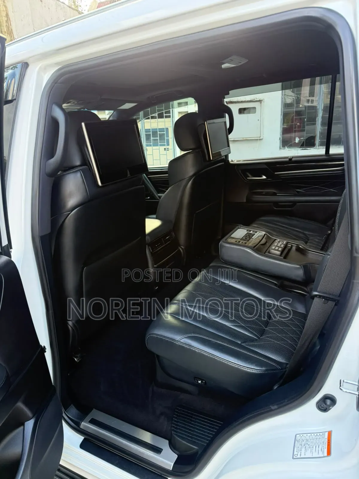 Lexus LX 2021 White