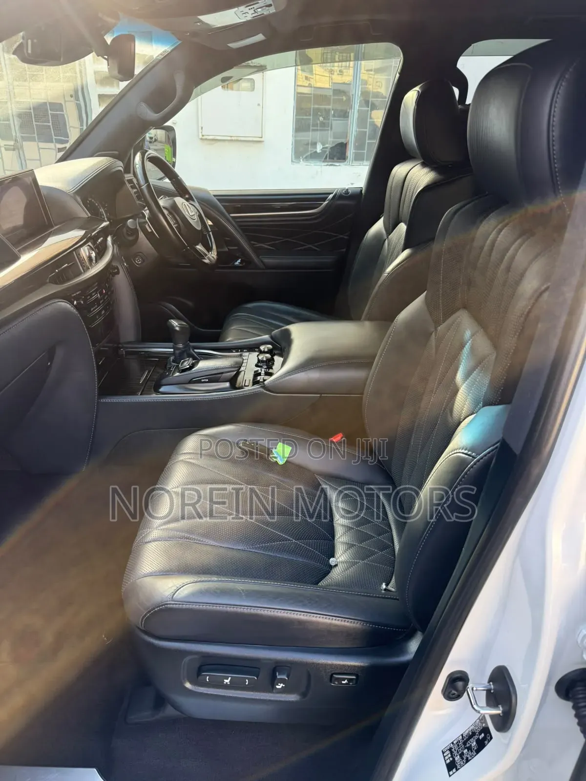 Lexus LX 2021 White